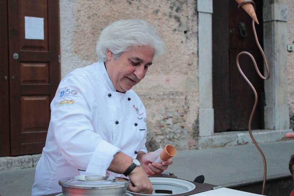 Vallo della Lucania, al mercato di “Rareche” il laboratorio di gelato artigianale