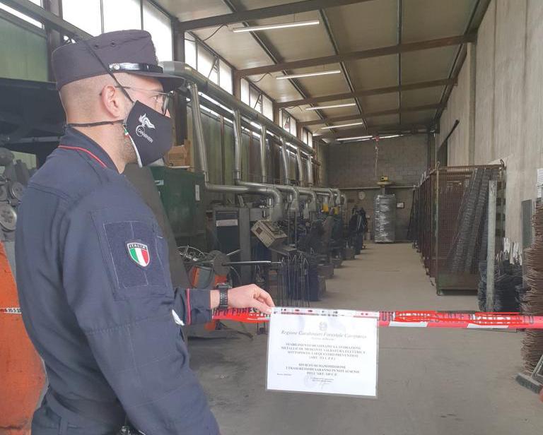 Buccino, denunce e sequestri nell’officina di carpenteria metallica