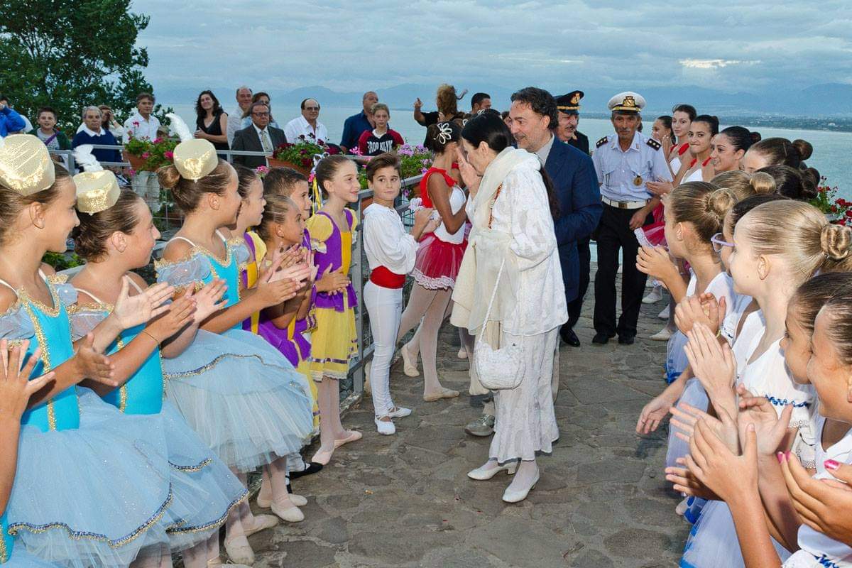 FOTO | Carla Fracci, quando l’étoile incantò Agropoli