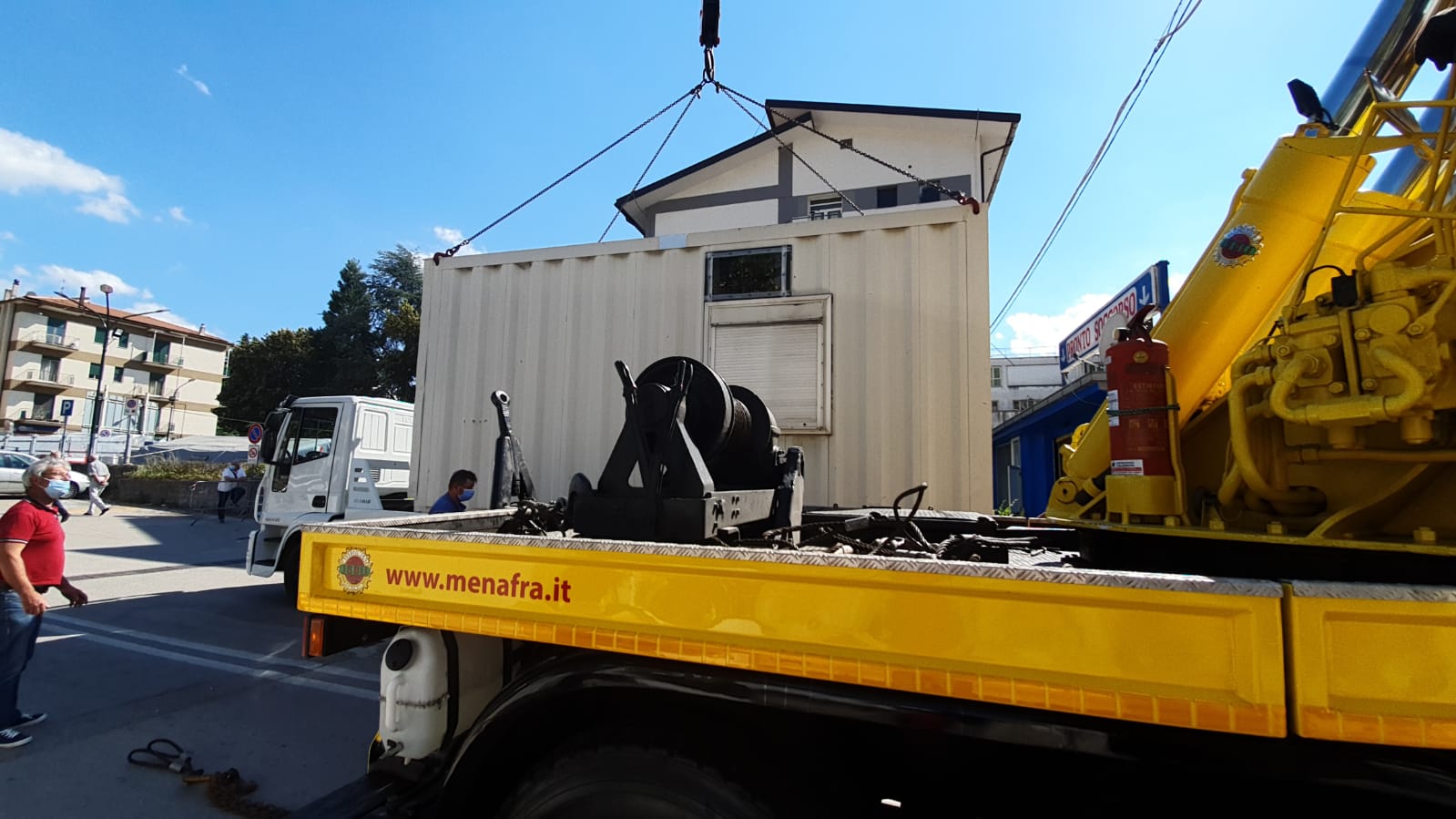 Emergenza alle spalle: container Covid lasciano l’ospedale di Polla