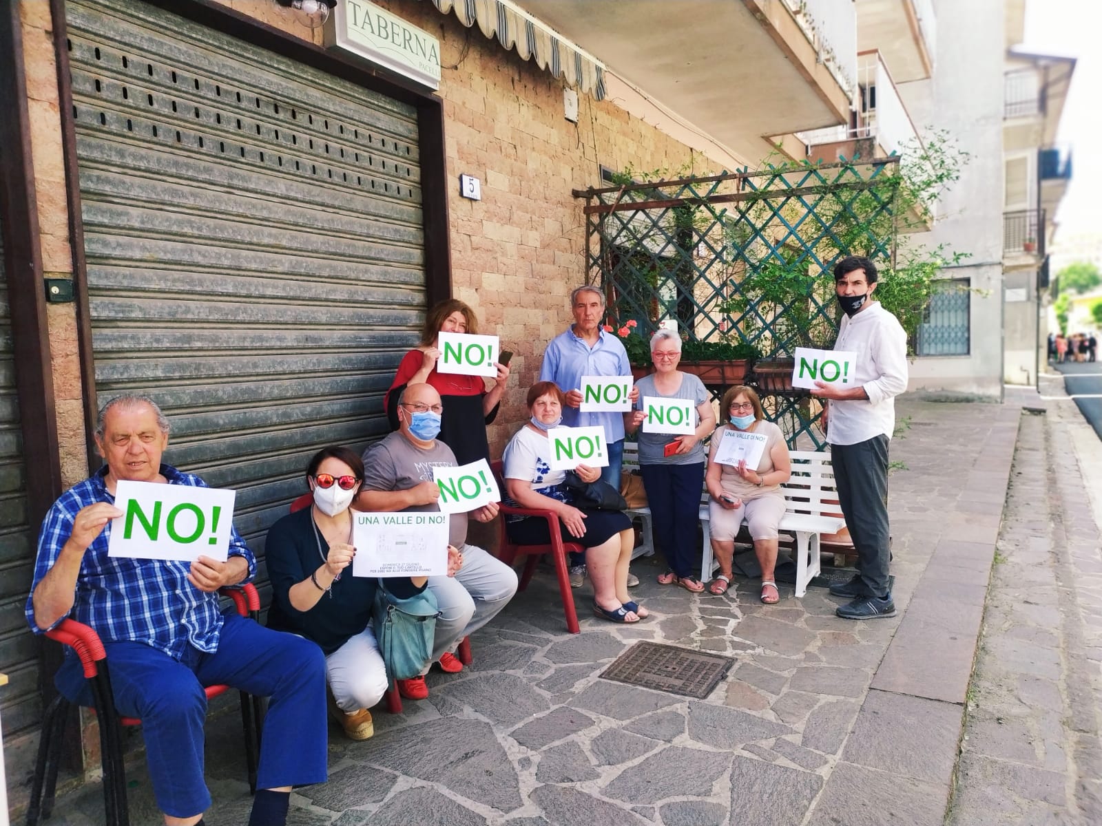 La protesta e gli striscioni: la valle del Sele Tanagro dice “no” alle Fonderie Pisano