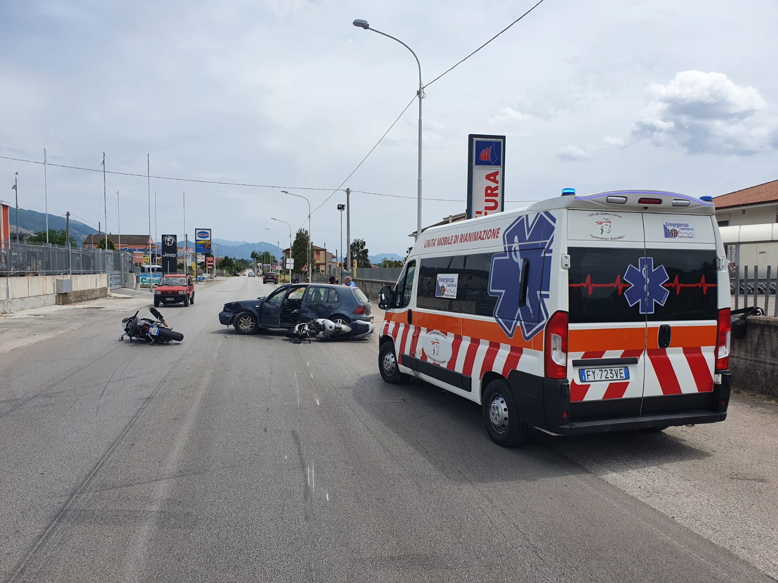 Scontro tra moto e auto a Sala Consilina, feriti due centauri