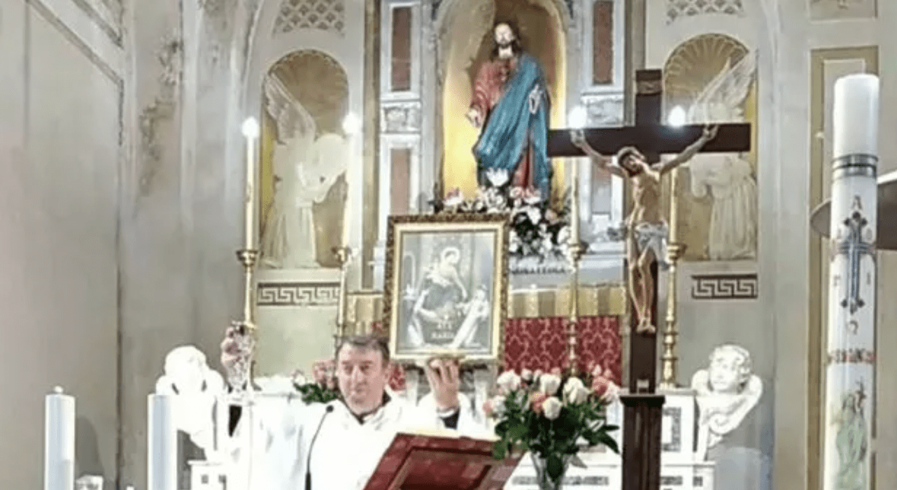 Laurino, è guarito don Loreto: il prete al centro delle ‘polemiche anticovid’