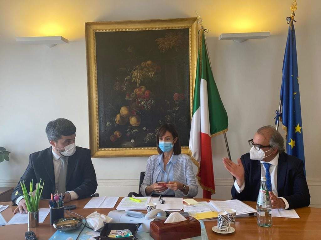 Mara Carfagna incontra i sindaco del salernitano, tra loro anche del Cilento