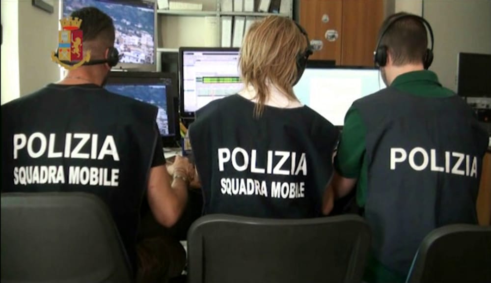 Agropoli, polizia in Comune: 12 indagati