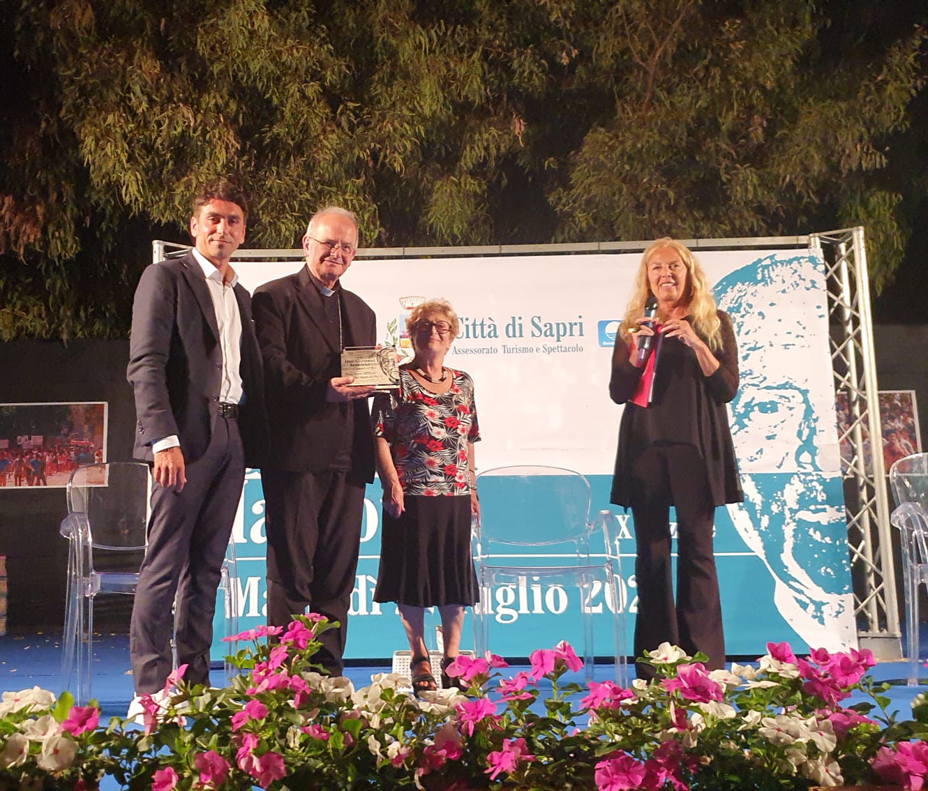 Sapri, al vescovo Spinillo il premio Don Giovanni Iantorno