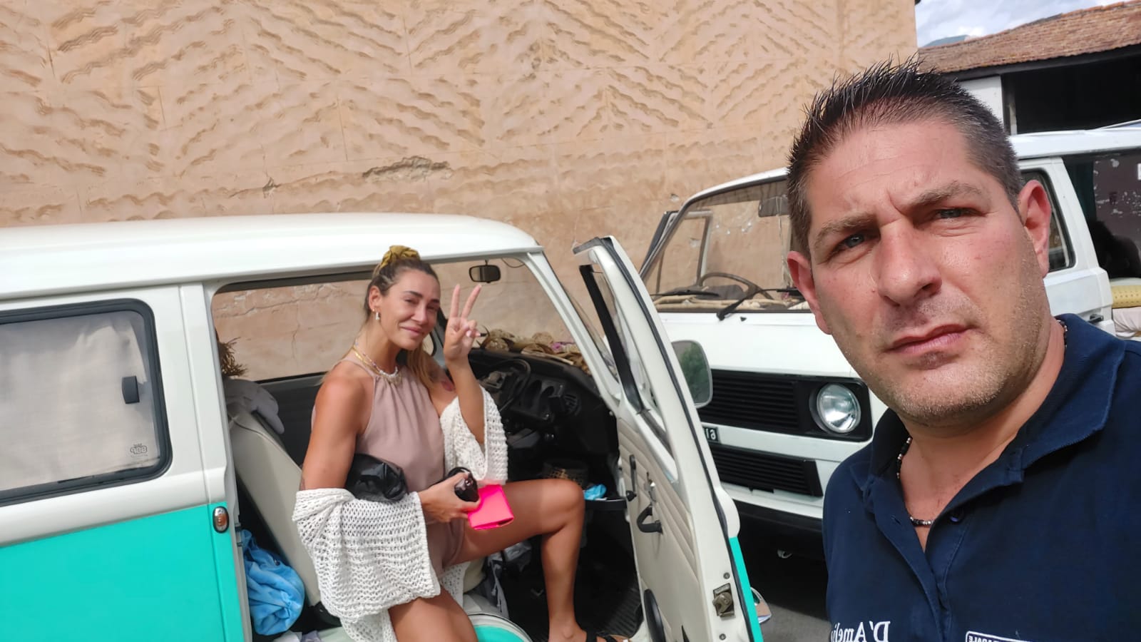 Sonia Lorenzini e il viaggio on the road, il furgone si ferma nel Vallo di Diano: soccorsa