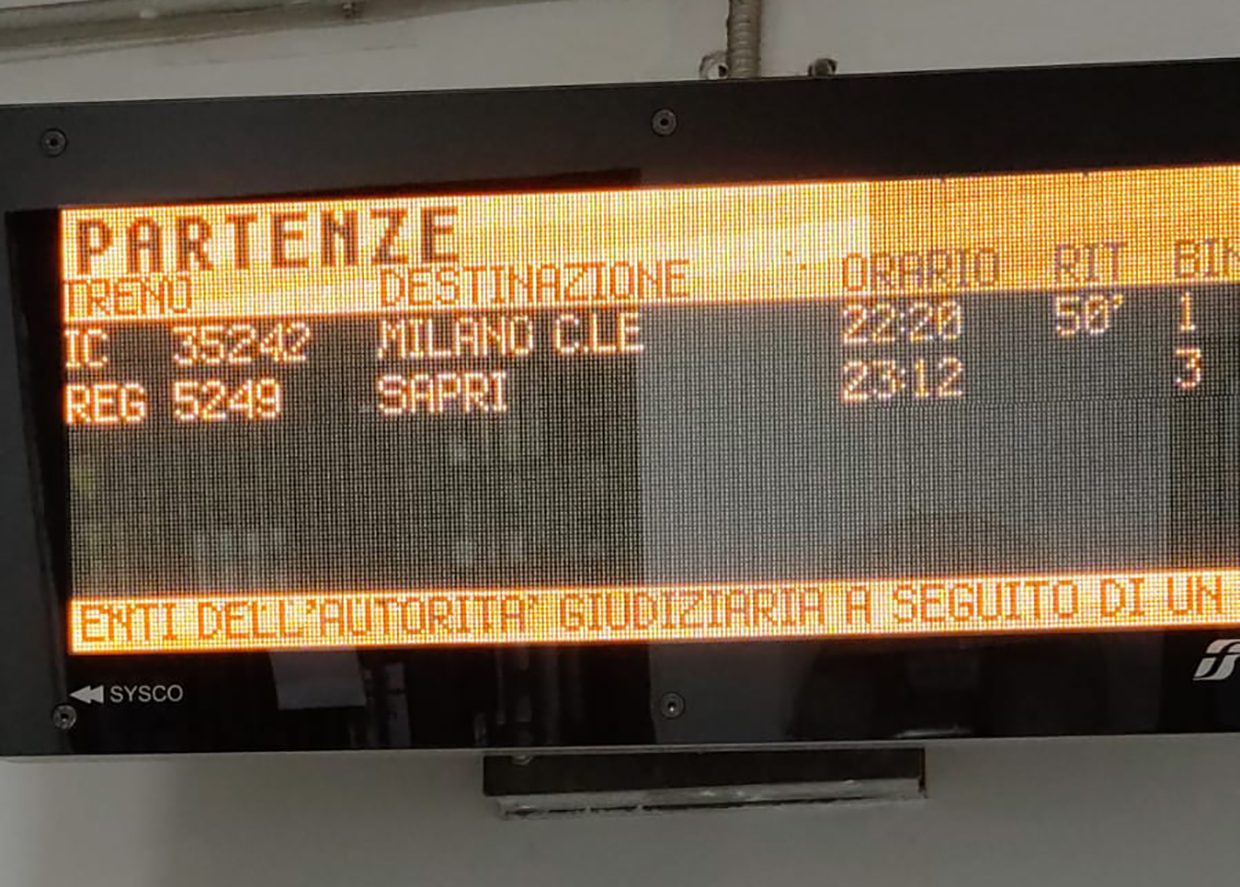 Muore sotto al treno a 22 anni, ritardi e cancellazioni da e per il Cilento