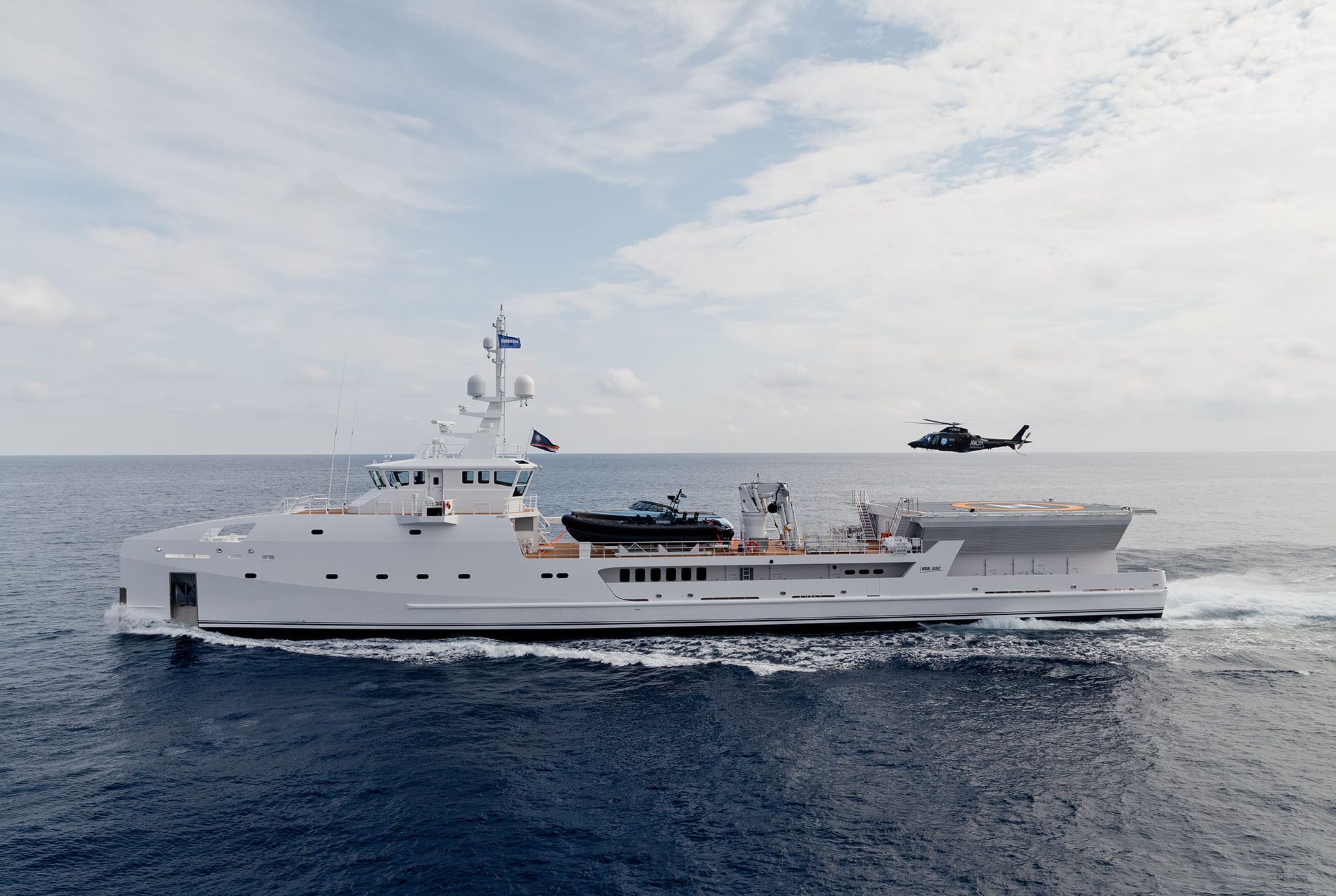 Marina di Camerota, arriva l’ex emiro del Qatar a bordo di 7 yacht