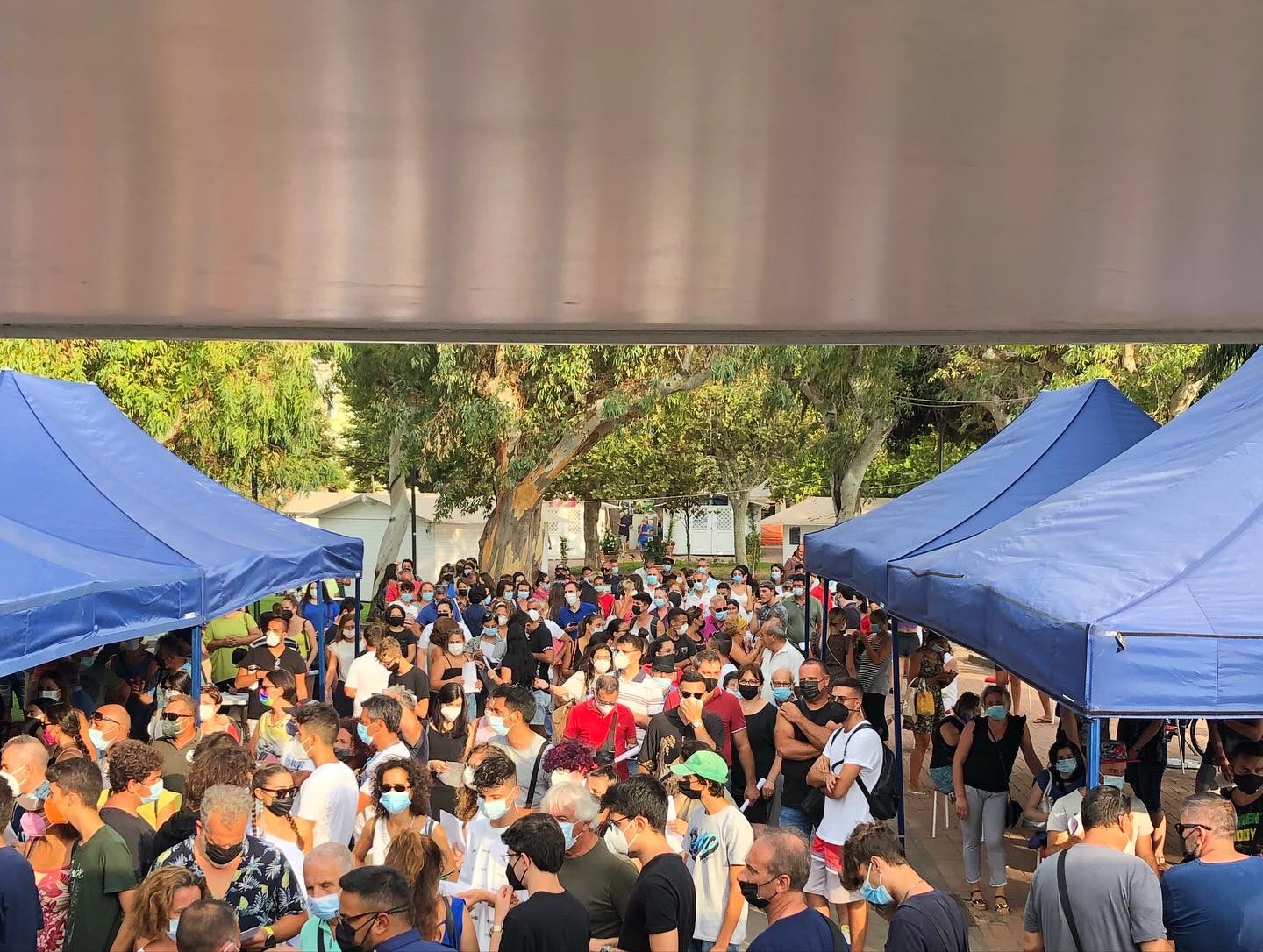 Sapri, folla di residenti e turisti all’open day vaccini della Regione Campania