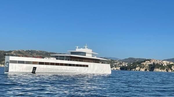 Lo yacht della famiglia di Steve Jobs nelle acque del Cilento