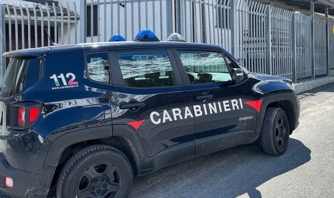 Furto al distributore di carburante a Villammare, i ladri usano un flex per aprire la cassaforte