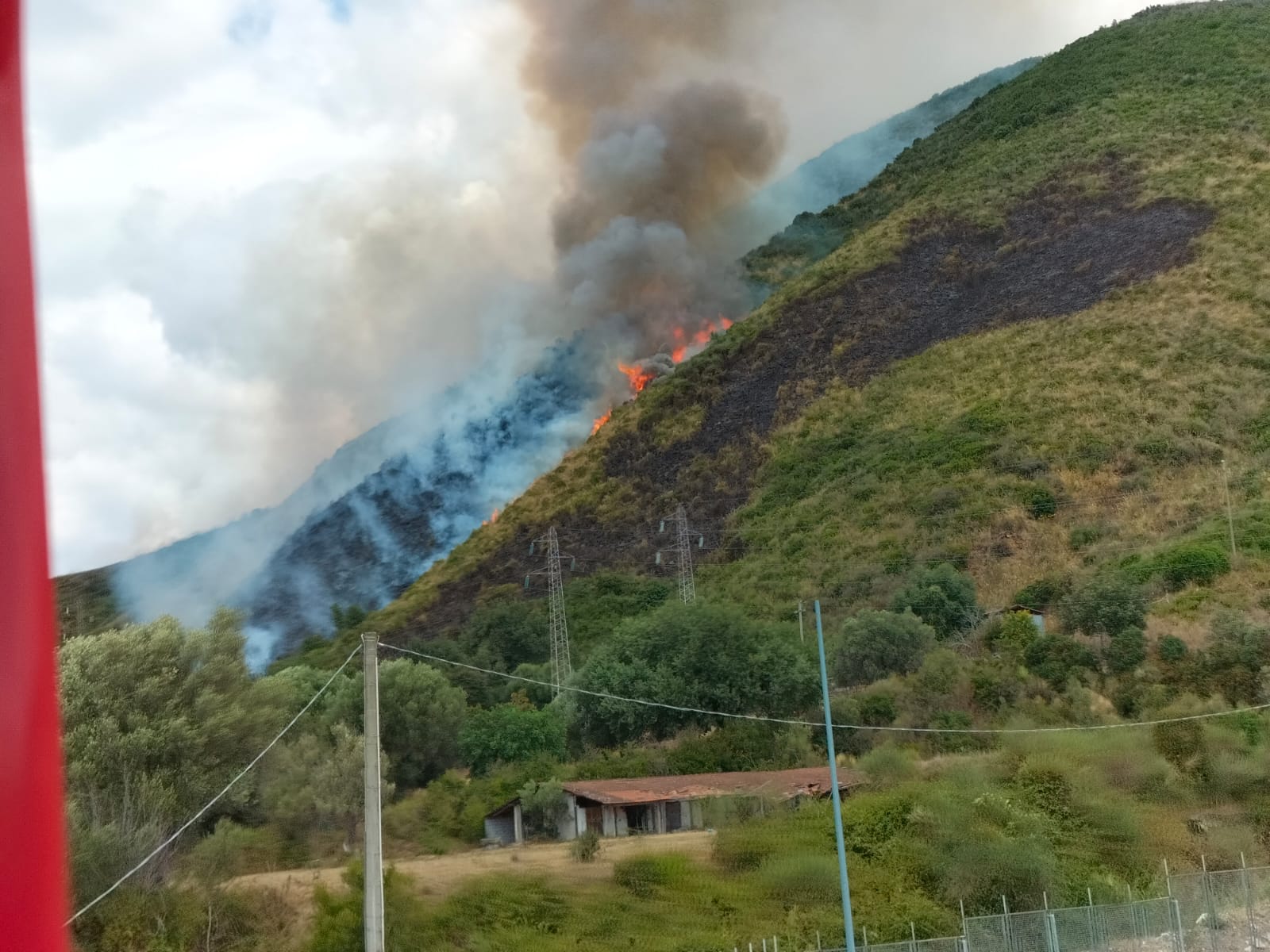 Incendio a Policastro Bussentino, distrutti 7 ettari di terreno