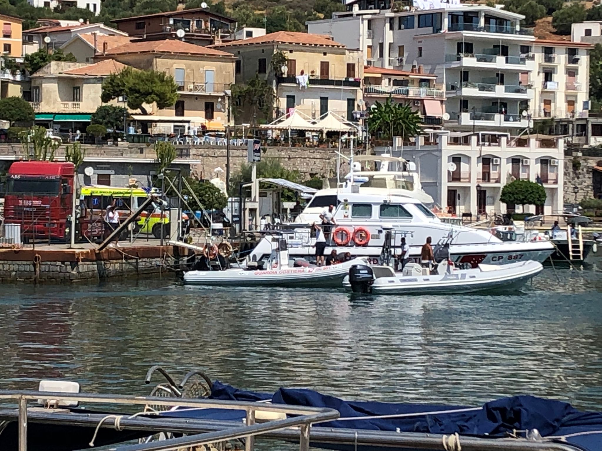 Escursionista scivola a Baia Infreschi, soccorsa dalla Guardia costiera