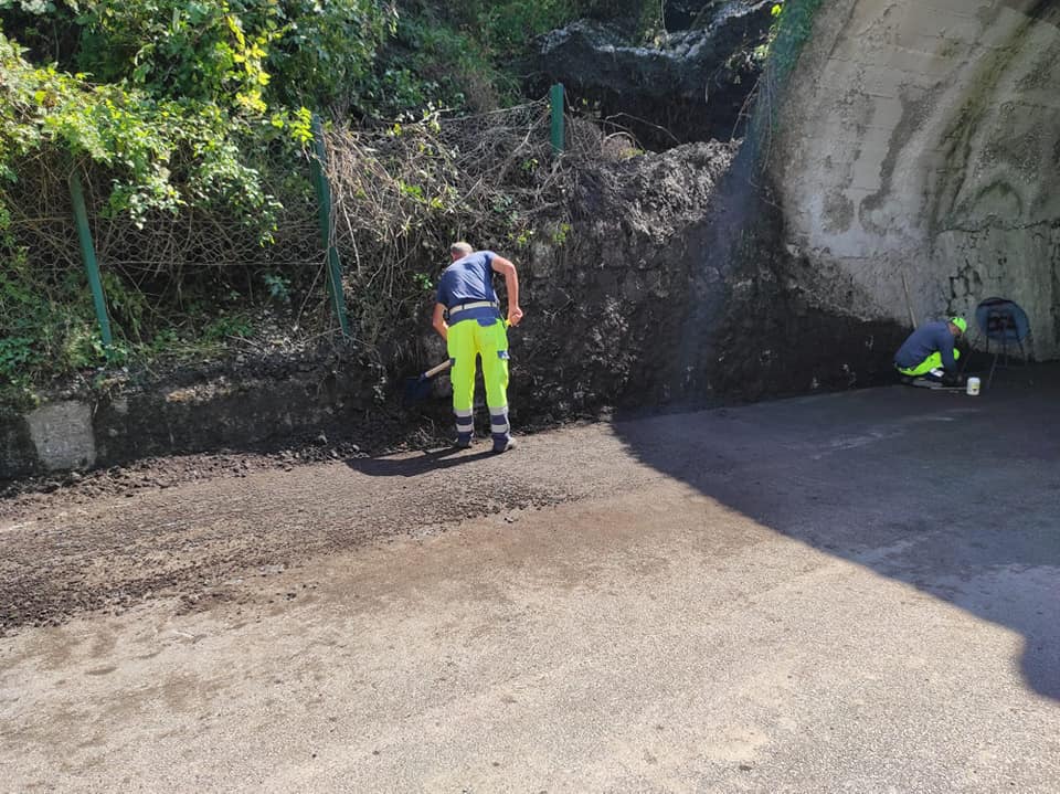 Mingardina, strada riaperta a senso unico alternato