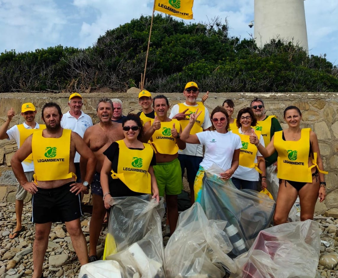 Puliamo il mondo parte dall’isola di Licosa, riempiti sacchi di polistirolo e microplastica