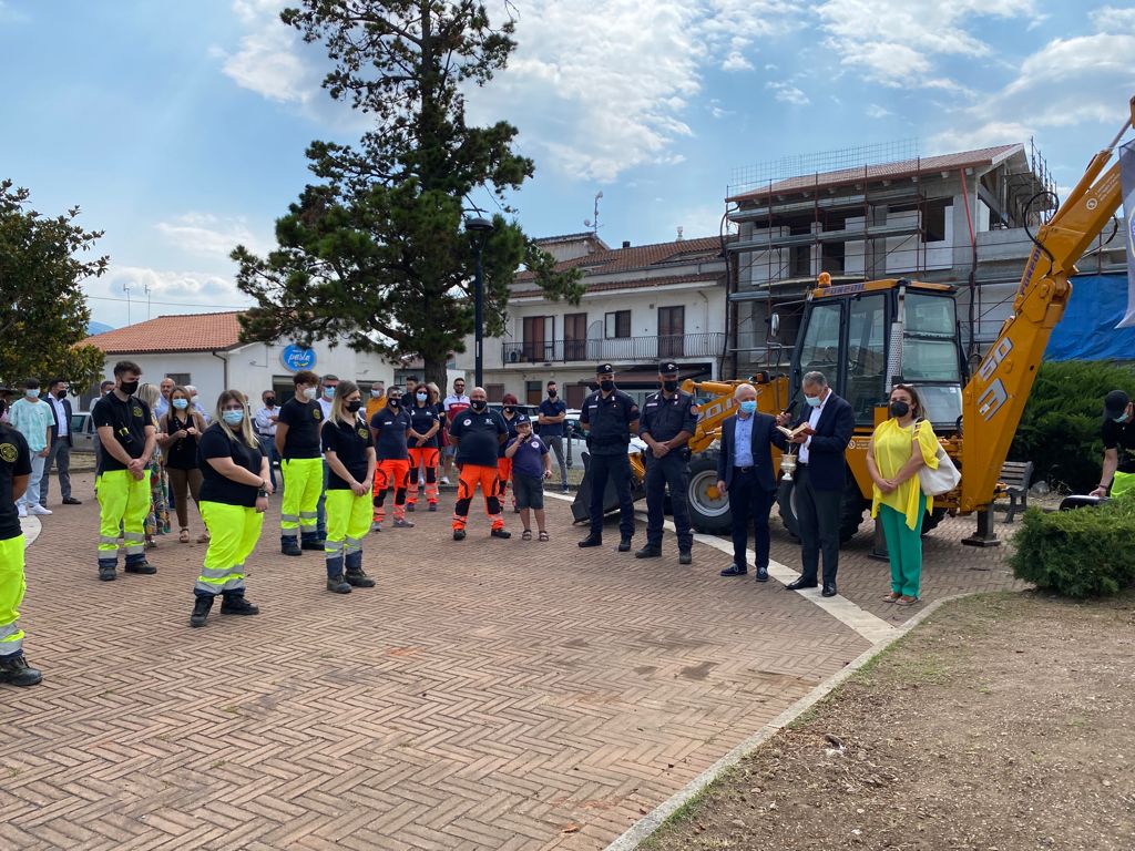 Padula, volontari Protezione Civile Vallo di Diano in azione e piazzetta Sant’Alfonso torna a splendere