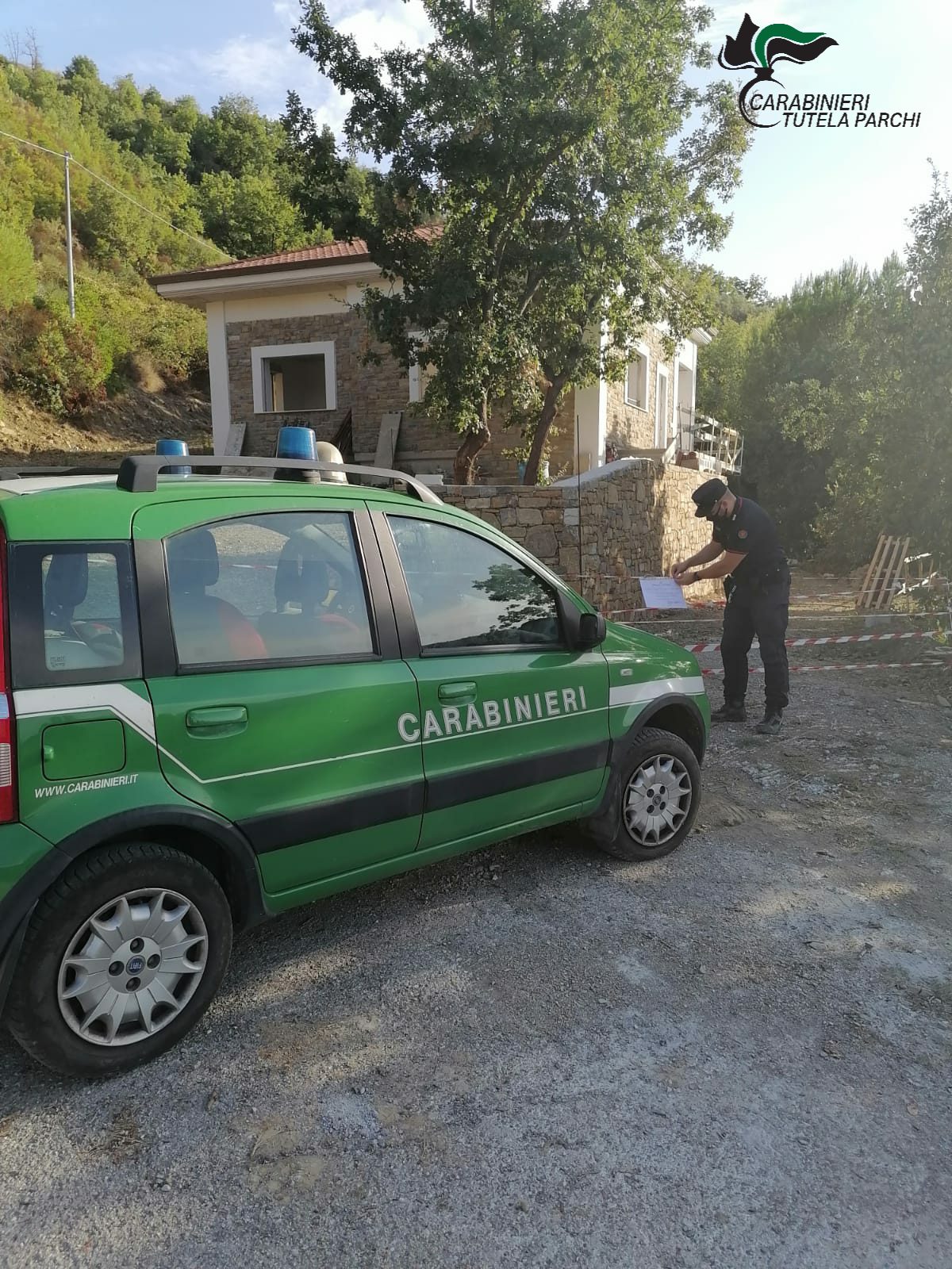 Montecorice, abusivismo edilizio: sequestrato un immobile. Scatta la denuncia