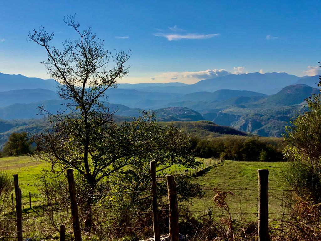 Passeggiate fotografiche alla scoperta del borgo di Tortorella, un’idea week end per l’autunno