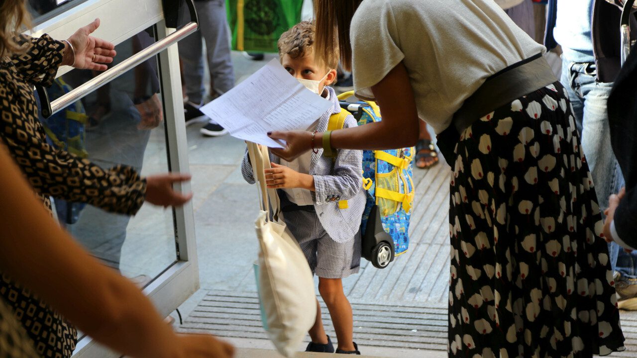 Riaprono le scuole del Cilento e Vallo di Diano: cosa succede in caso di contagio?