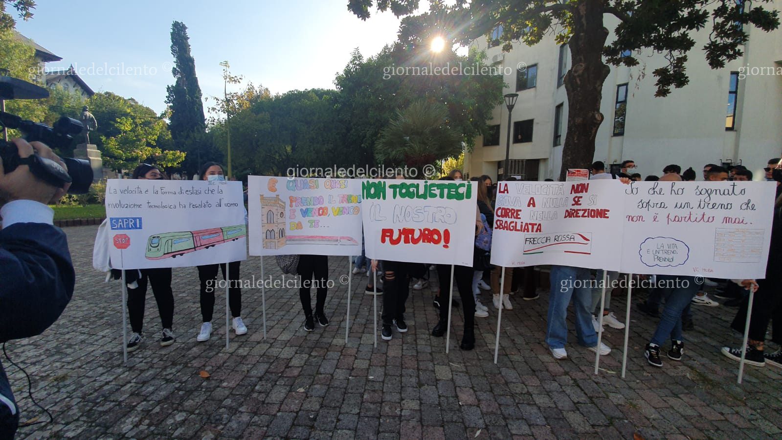 Alta velocità, a Sapri è il giorno della mobilitazione: la protesta contro RFI
