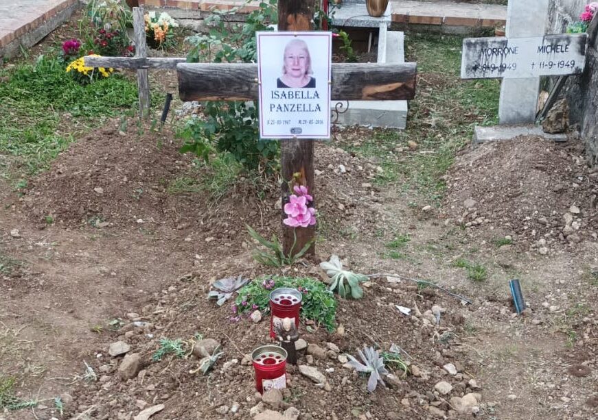 Isabella Panzella, uccisa e abbandonata in strada: dopo anni avrà una sepoltura