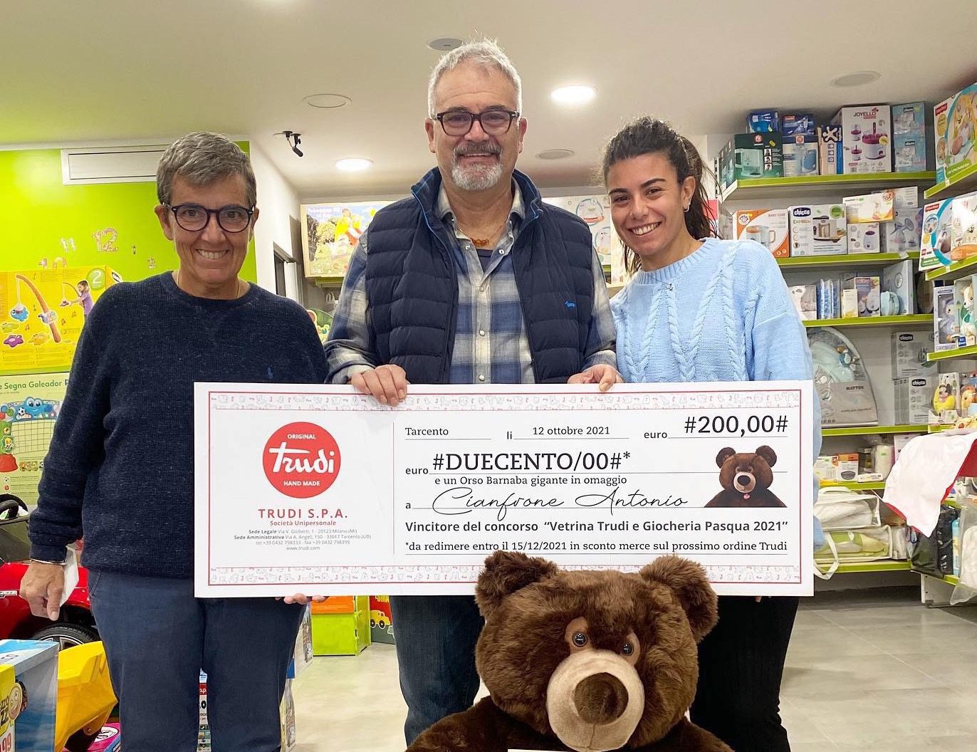 Trudi premia negozio di Agropoli: migliore vetrina di giochi di Pasqua 2021