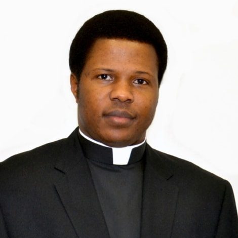 Perdifumo, accuse social al nuovo parroco padre Victor. Il prete denuncia
