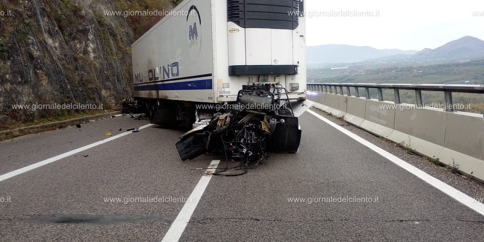 Incidente sull’A2 tra Sicignano degli Alburni e Petina, grave camionista