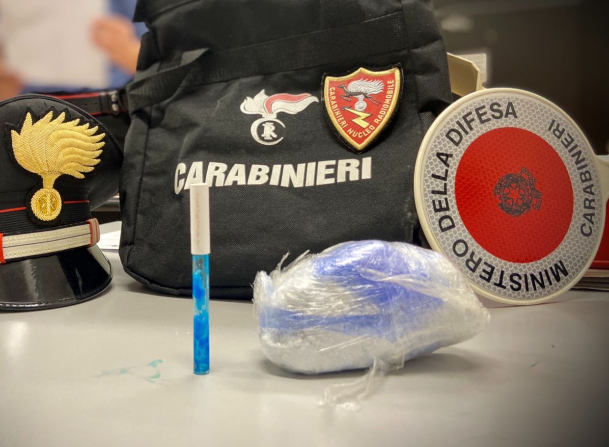 Cilento, mamma e figlio in auto con la cocaina: arrestati