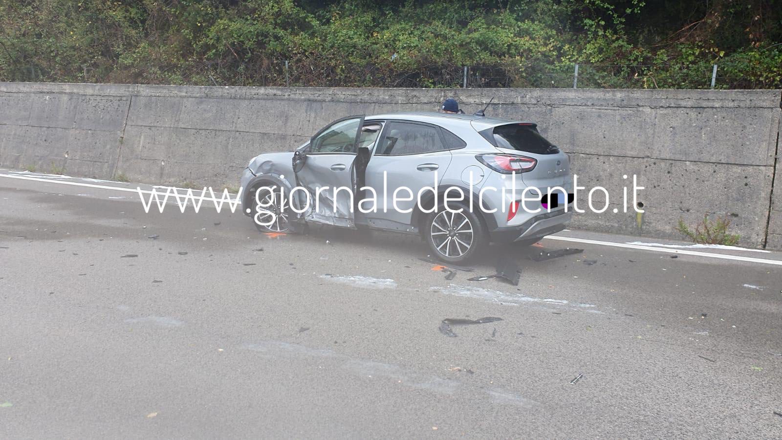 Cuccaro Vetere, schianto sulla Cilentana tra una Porsche e una Ford Puma