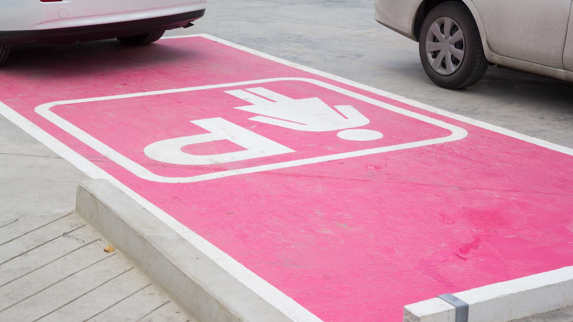 Castellabate, parcheggi rosa per donne in gravidanza e genitori con figli fino a due anni