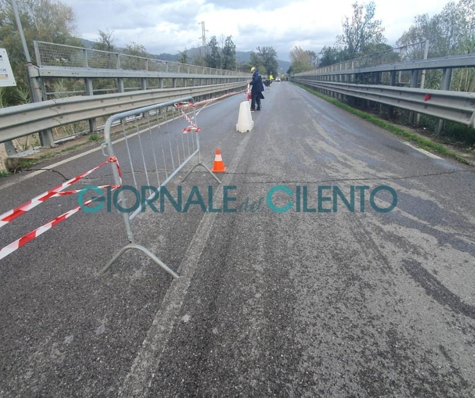 Policastro, ponte sul Bussento a rischio crollo: senso unico alternato