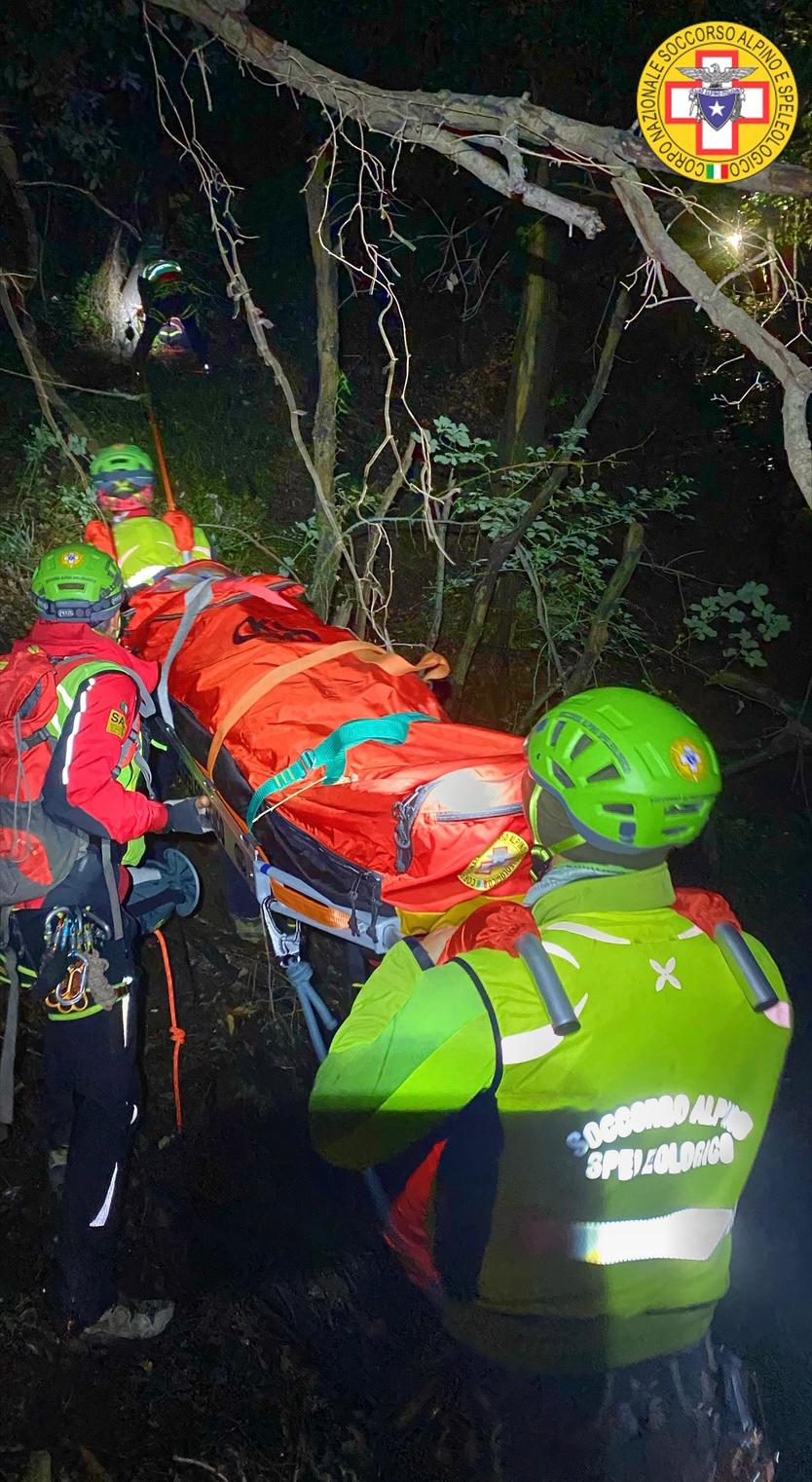 Precipita giù vicino al casino di Sant’Isidoro: salvato dal Soccorso Alpino e Speleologico della Campania