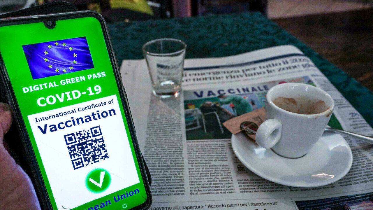 Il giorno del superpass, in arancione niente caffè al bar