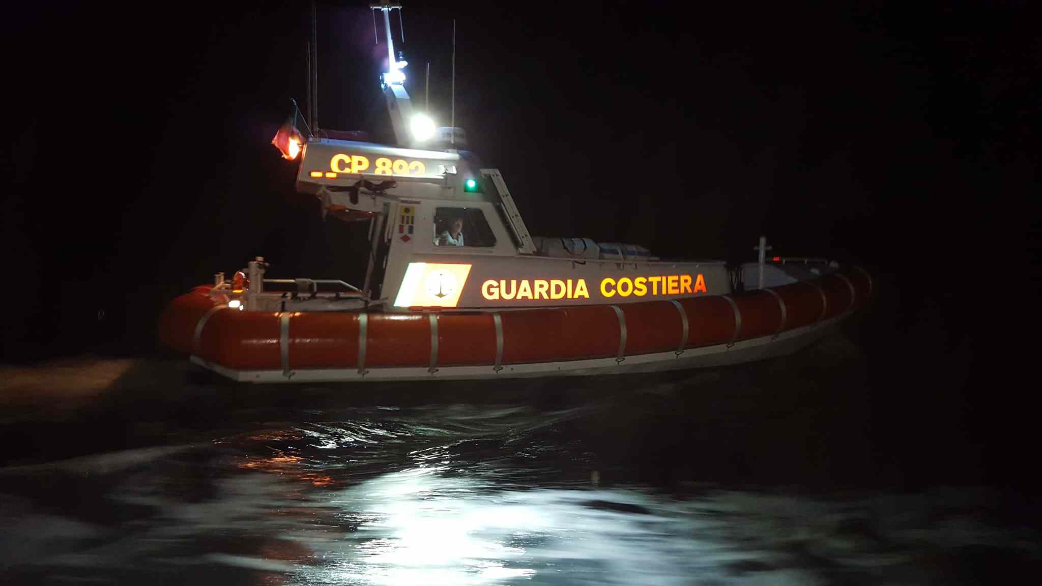 Cilento, barca alla deriva: 5 persone salvate nella notte