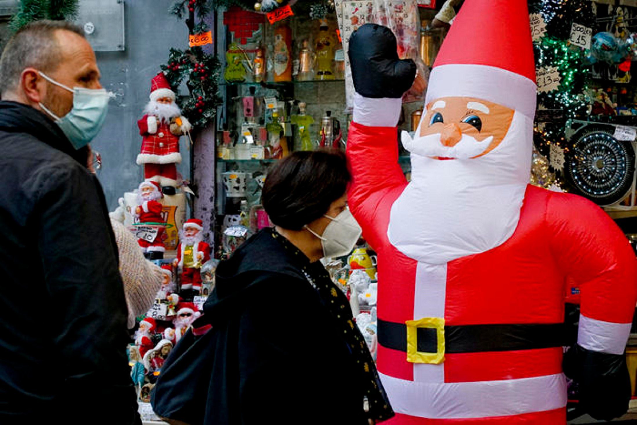 Covid, pochi test a Natale: in Campania 1.594 nuovi contagi e 4 morti