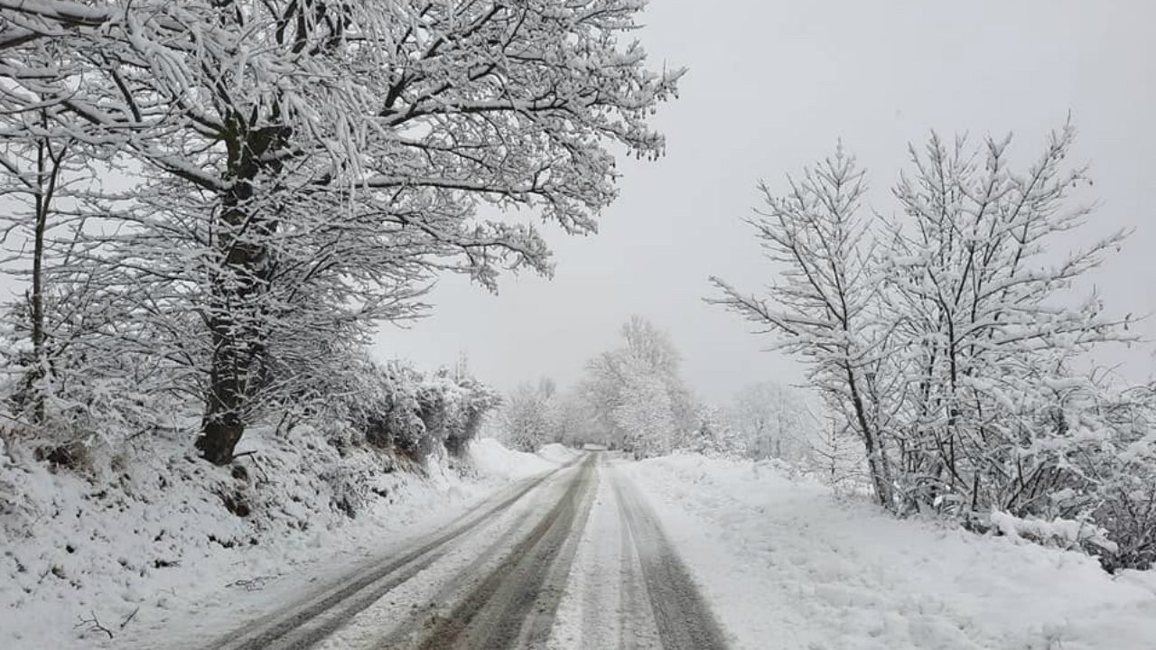 Cilento e Vallo di Diano, cambia il clima: giù le temperatura. Neve, ghiaccio e vento forte