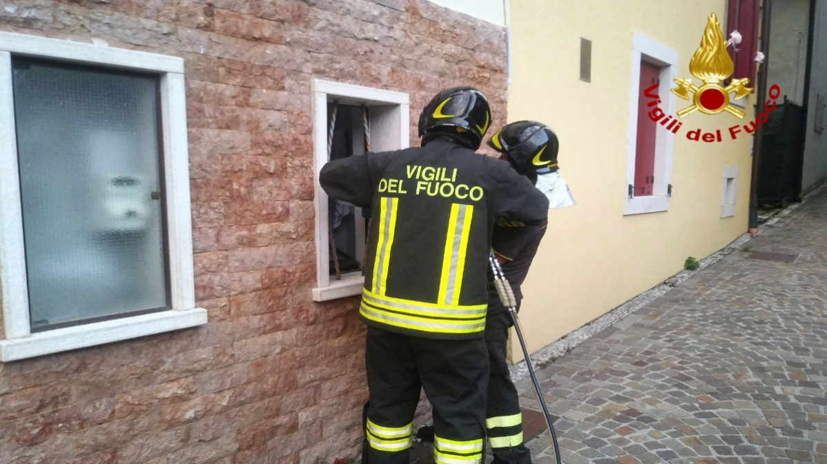 Cilento, ex carabiniere trovato morto in casa: inquirenti sul posto