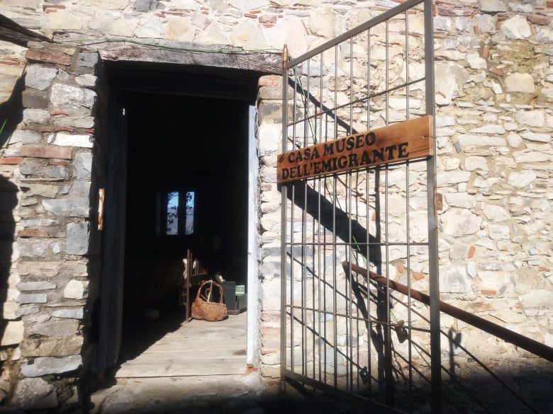 Il Museo dell’Emigrante cilentano trova casa al Borgo di San Severino di Centola
