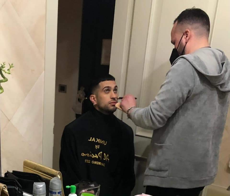 Sanremo 2022,  un hair-stylist del Vallo di Diano dietro al palco dell’Ariston