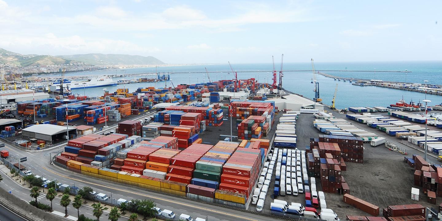 Rifiuti Tunisia, Sra: «Rischio disastro ambientale per carico di rifiuti al porto di Salerno»