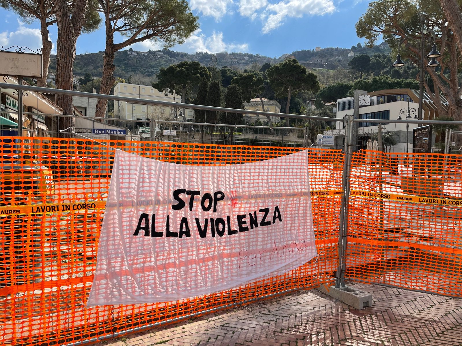 A Castellabate lo striscione dedicato ad Anna Borsa