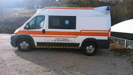 Protezione Civile Gopi Anpas di Caggiano dona ambulanza all’Ucraina