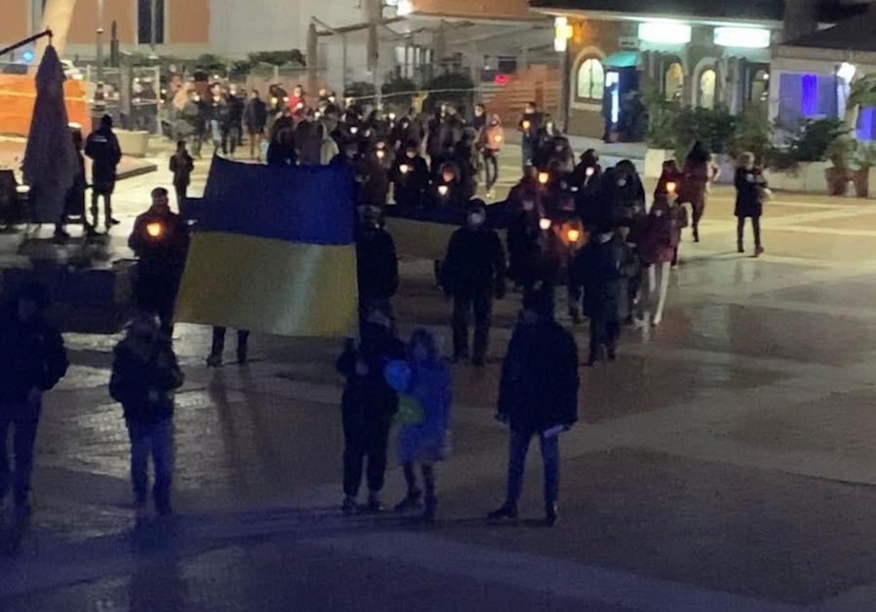 Castellabate, nel giorno delle donne una fiaccolata per dire ‘no’ alla guerra in Ucraina