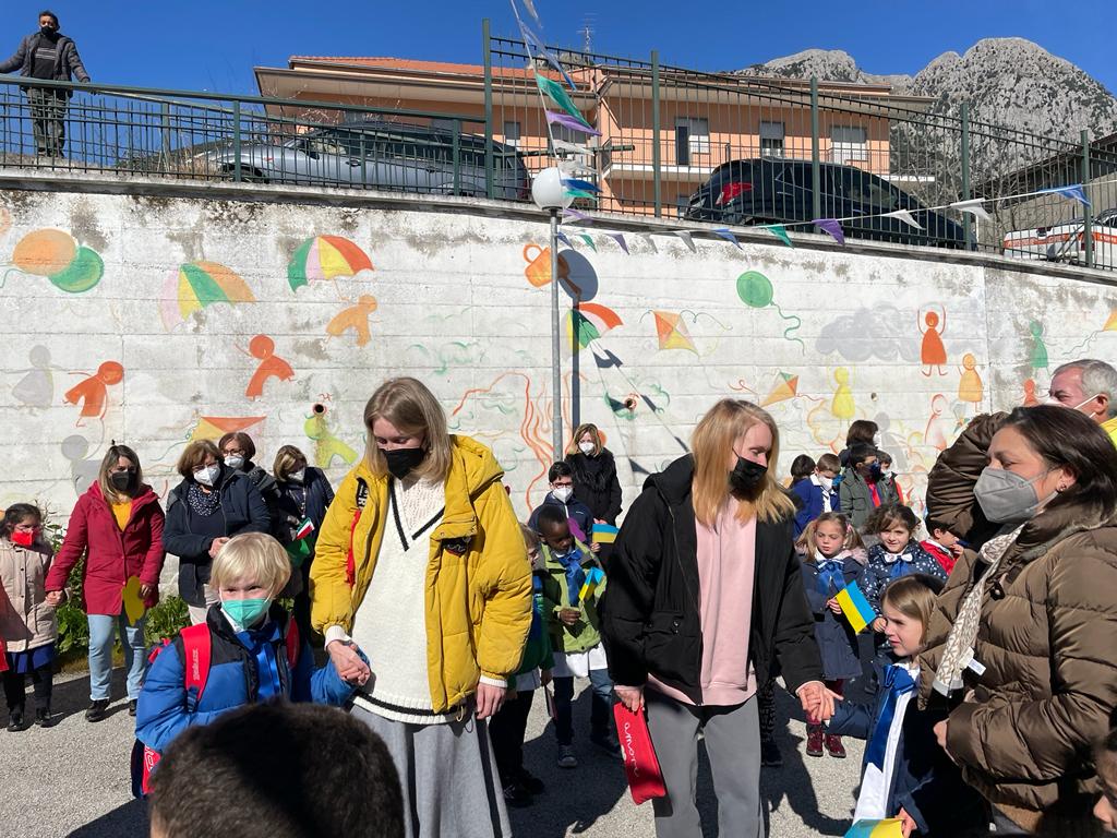 Due famiglie in fuga dall’Ucraina arrivate a San Giovanni a Piro: i bimbi accolti a scuola