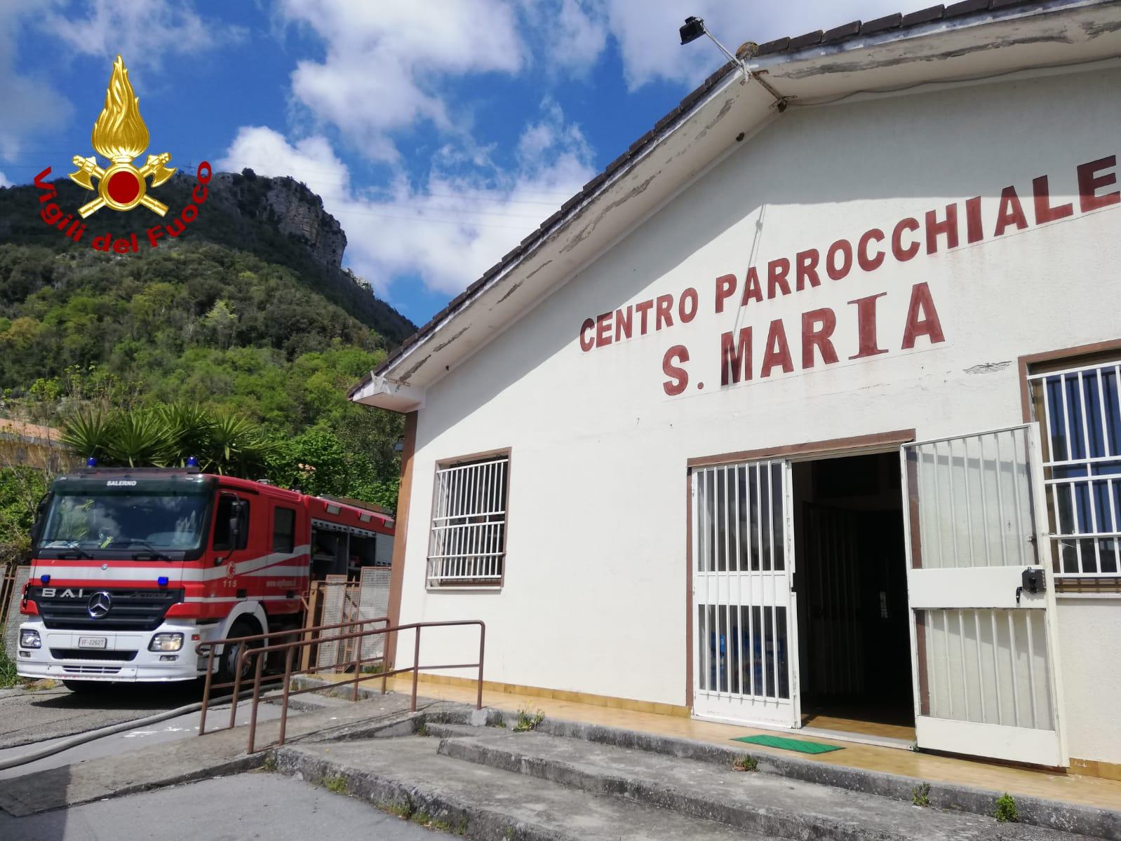 Incendio a San Mango, deposito della chiesa distrutto dalle fiamme