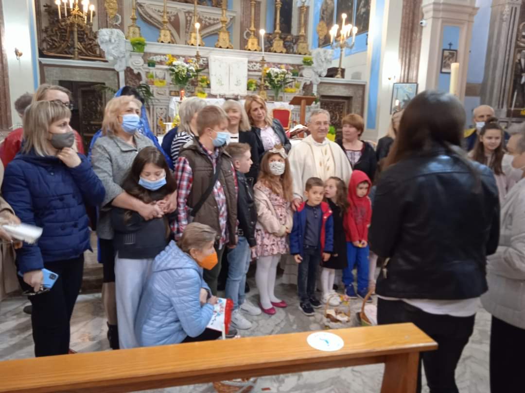 Polla, nella chiesa di San Nicola celebrata la Pasqua ortodossa per i cittadini ucraini