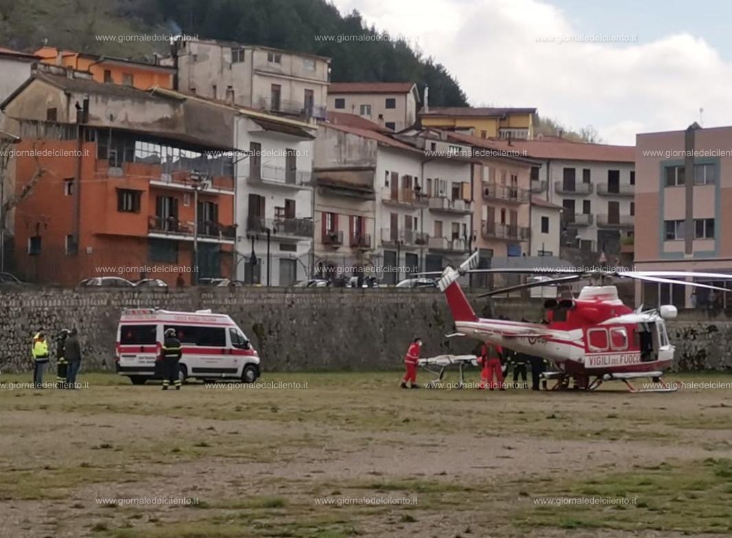 Anziano si allontana dalla casa di riposo, vigili del fuoco lo trovano in una grotta