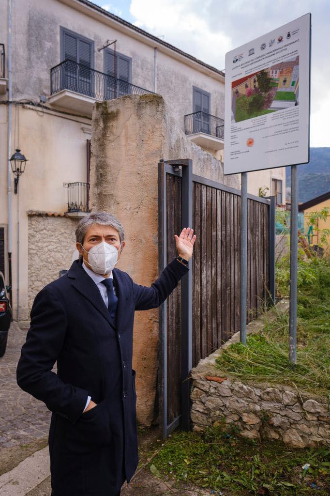 Teggiano, il giardino di “Palazzo Santamaria” intitolato al sindaco Angelo Giffoni